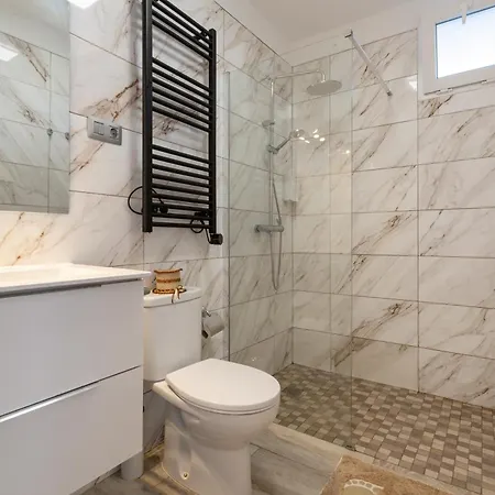 Cira Apartment *